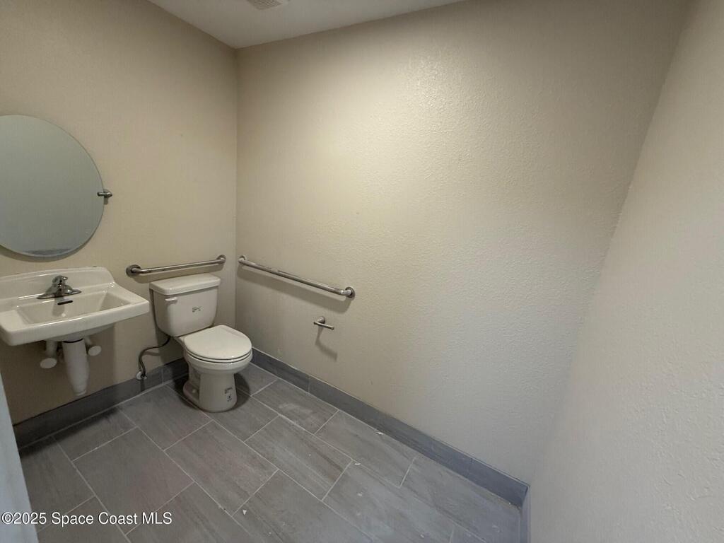133 S Courtenay Parkway, Merritt Island, FL 32952