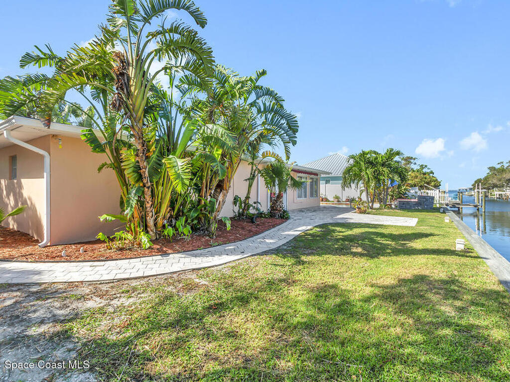 27 Indian Village Trail, Cocoa Beach, FL 32931