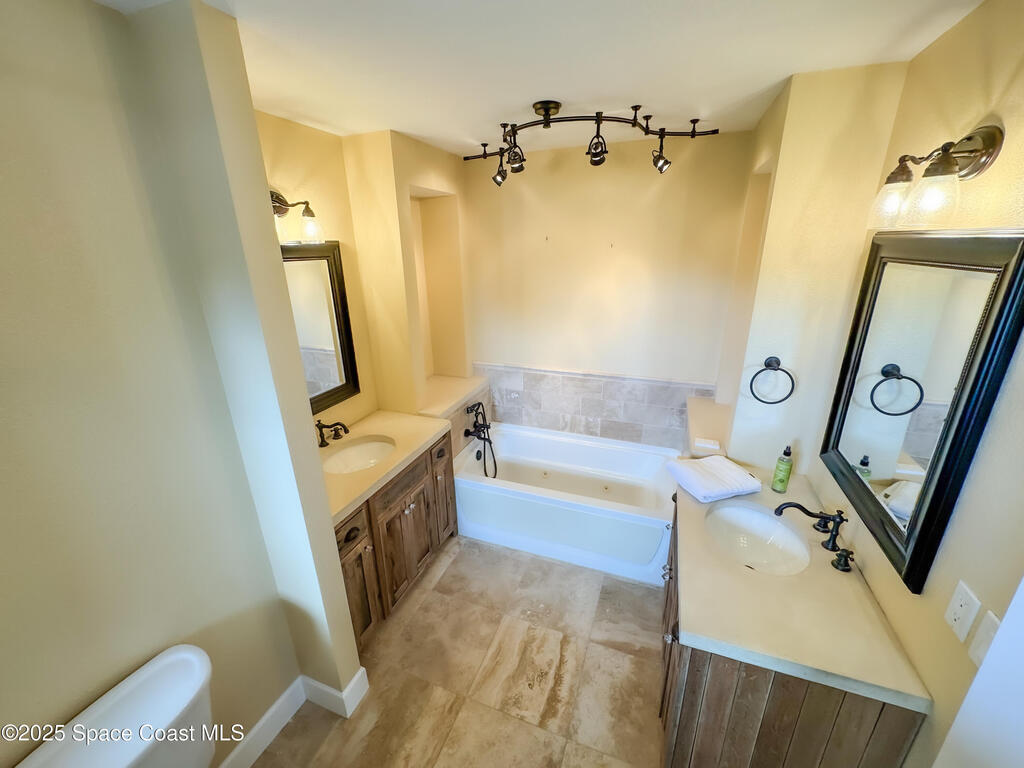 215 Bonita Drive, Merritt Island, FL 32952