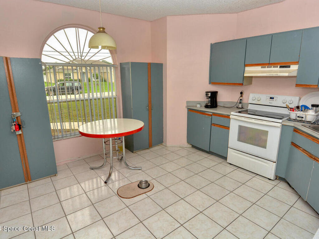 1012 SW Idol Avenue, Port St. Lucie, FL 34953