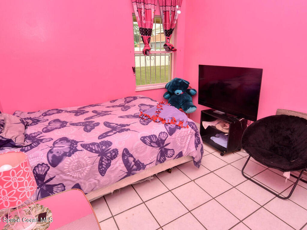 1012 SW Idol Avenue, Port St. Lucie, FL 34953