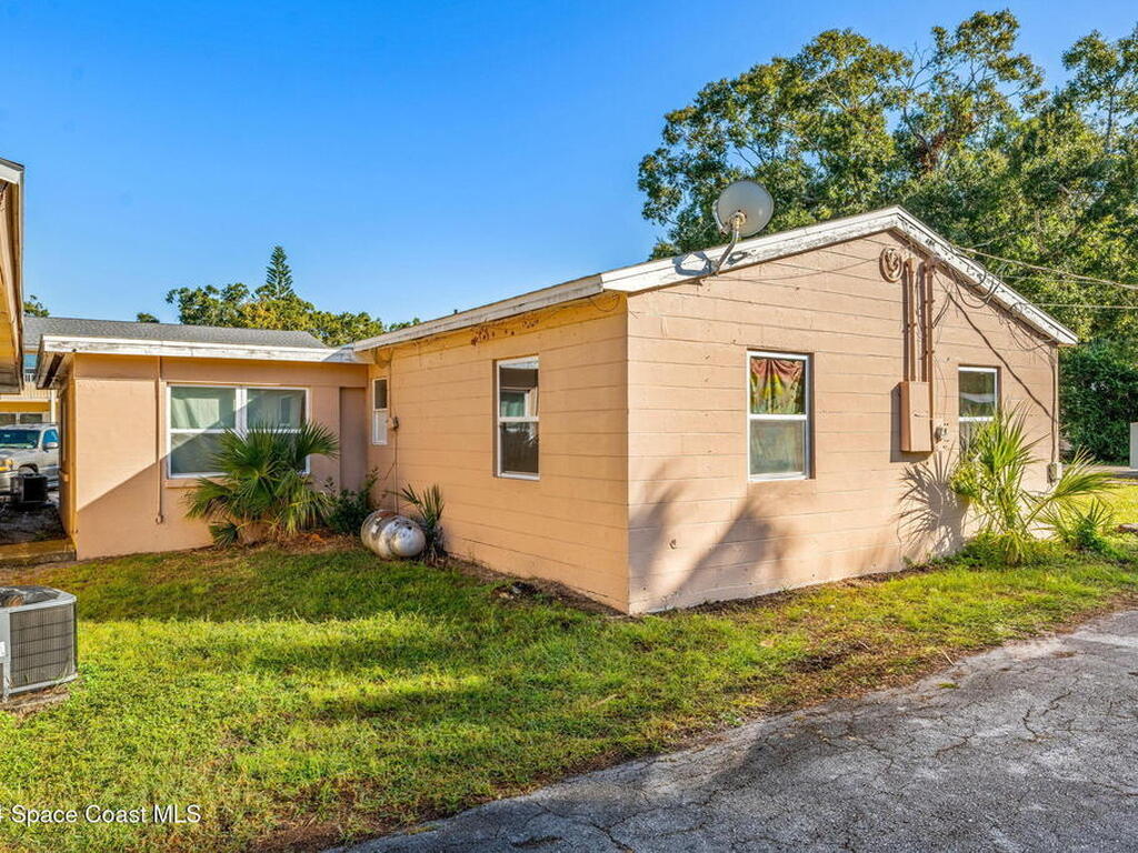 89 NW Irwin Avenue, Melbourne, FL 32904