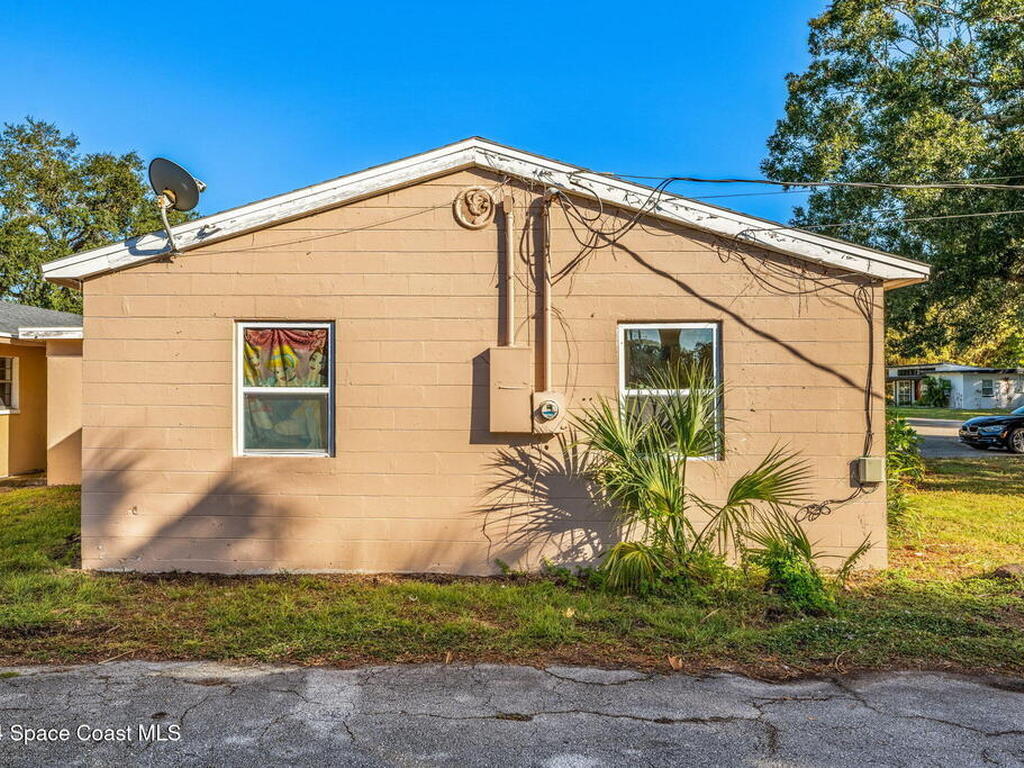 89 NW Irwin Avenue, Melbourne, FL 32904