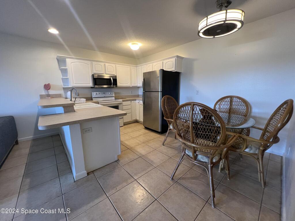 22 Tulip Avenue, Cocoa Beach, FL 32931