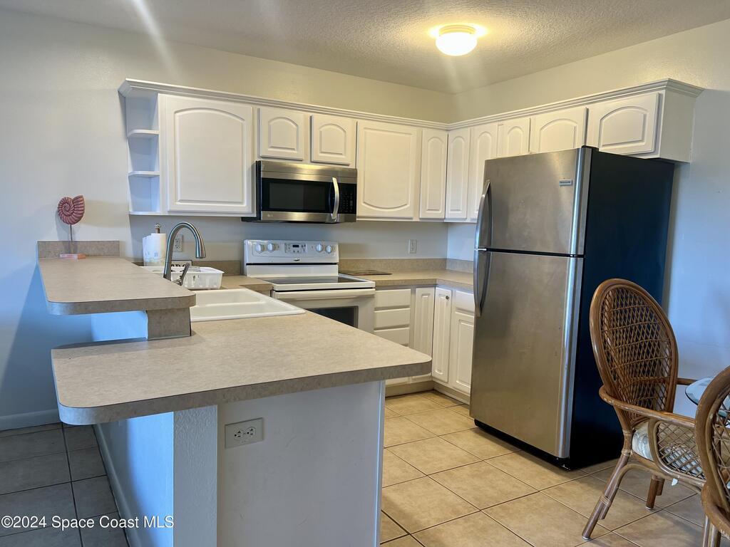 22 Tulip Avenue, Cocoa Beach, FL 32931