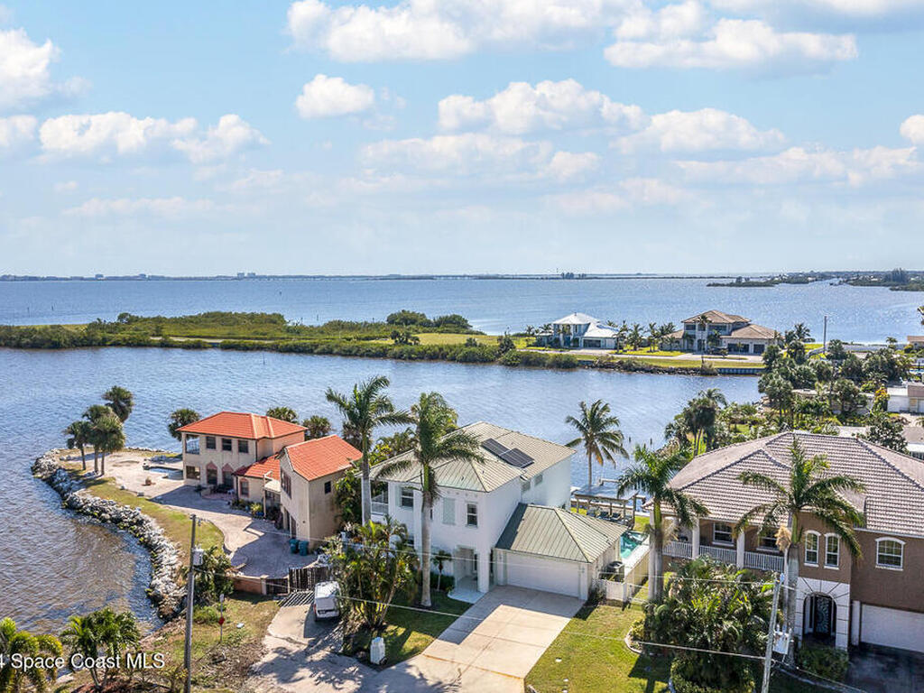 1777 Wavecrest Street, Merritt Island, FL 32952