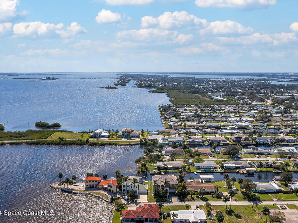 1777 Wavecrest Street, Merritt Island, FL 32952