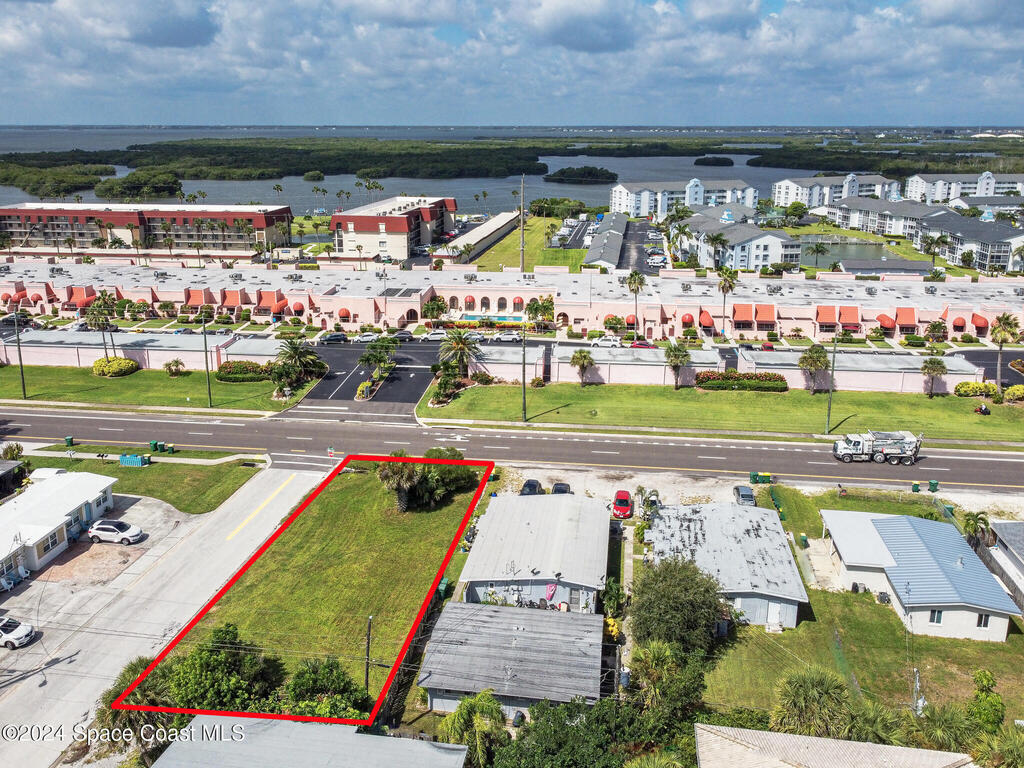 689 S Orlando Avenue, Cocoa Beach, FL 32931