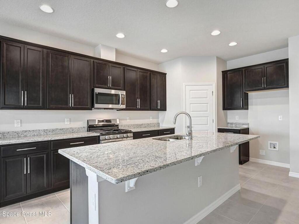 2499 Pangea Circle, Melbourne, FL 32940