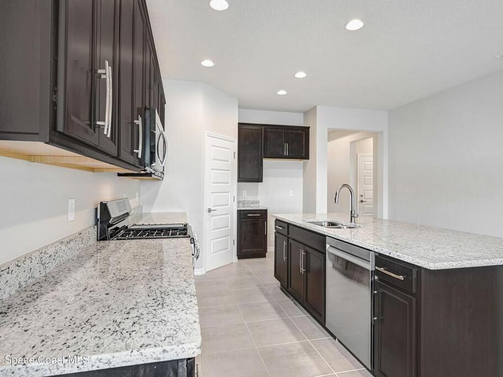 2499 Pangea Circle, Melbourne, FL 32940