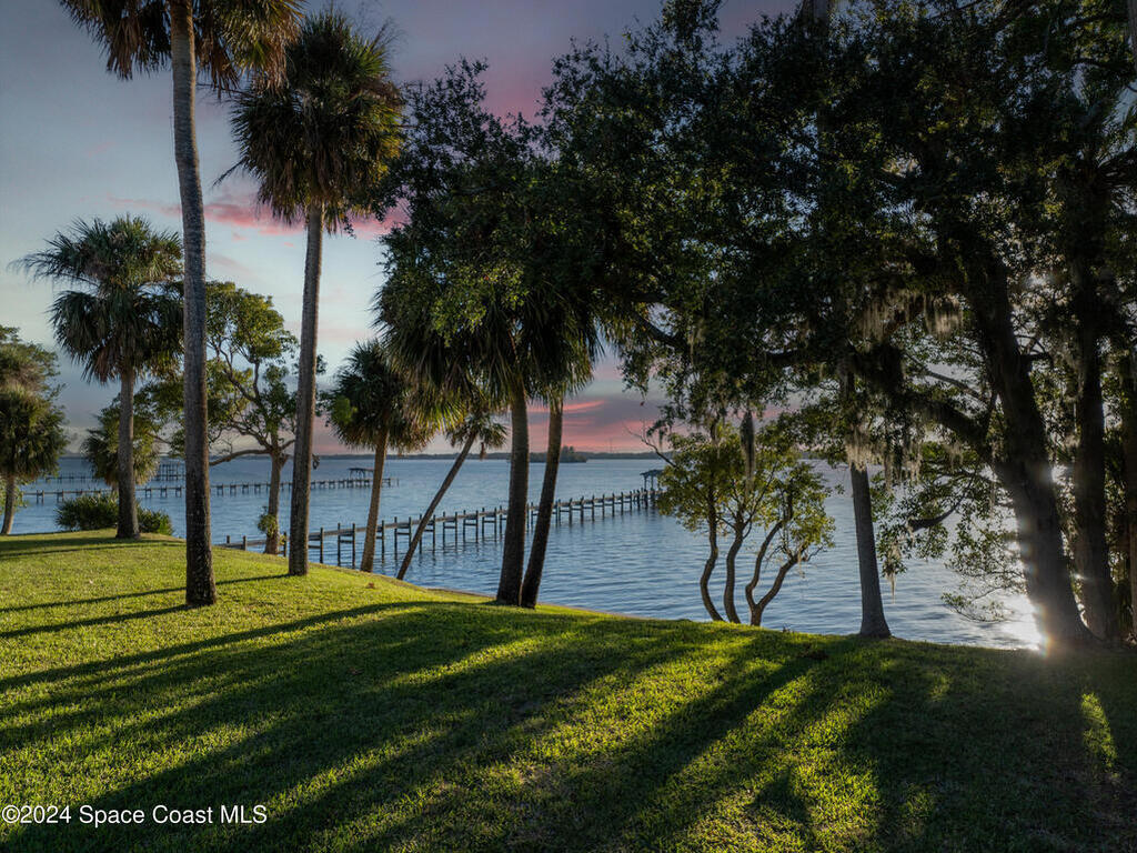 401 Swann Grove Lane, Merritt Island, FL 32952