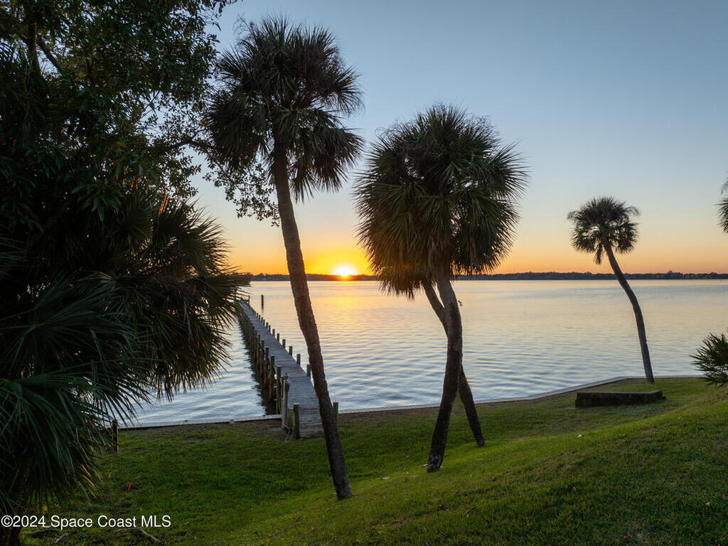 401 Swann Grove Lane, Merritt Island, FL 32952