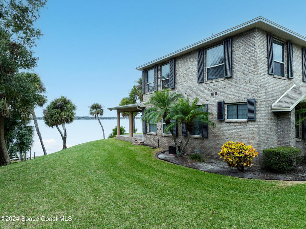 401 Swann Grove Lane, Merritt Island, FL 32952