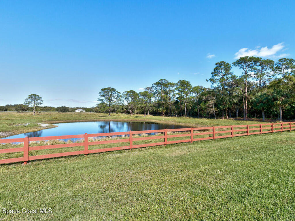 13720 101st Street, Fellsmere, FL 32948