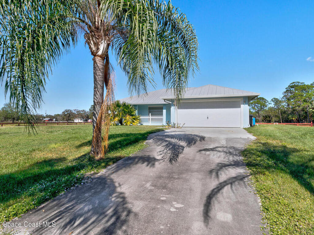 13720 101st Street, Fellsmere, FL 32948
