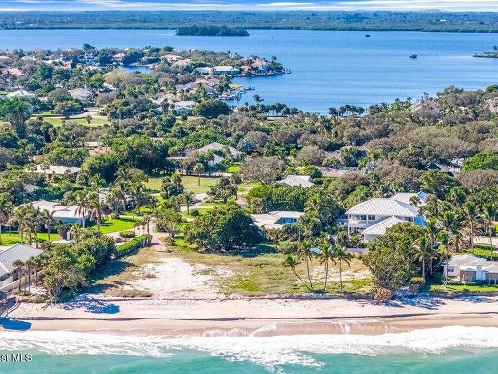 2136 N Porpoise Point Lane, Vero Beach, FL 32963