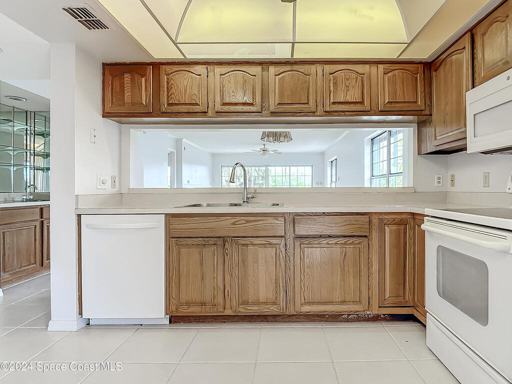 540 S Brevard Avenue, Cocoa Beach, FL 32931