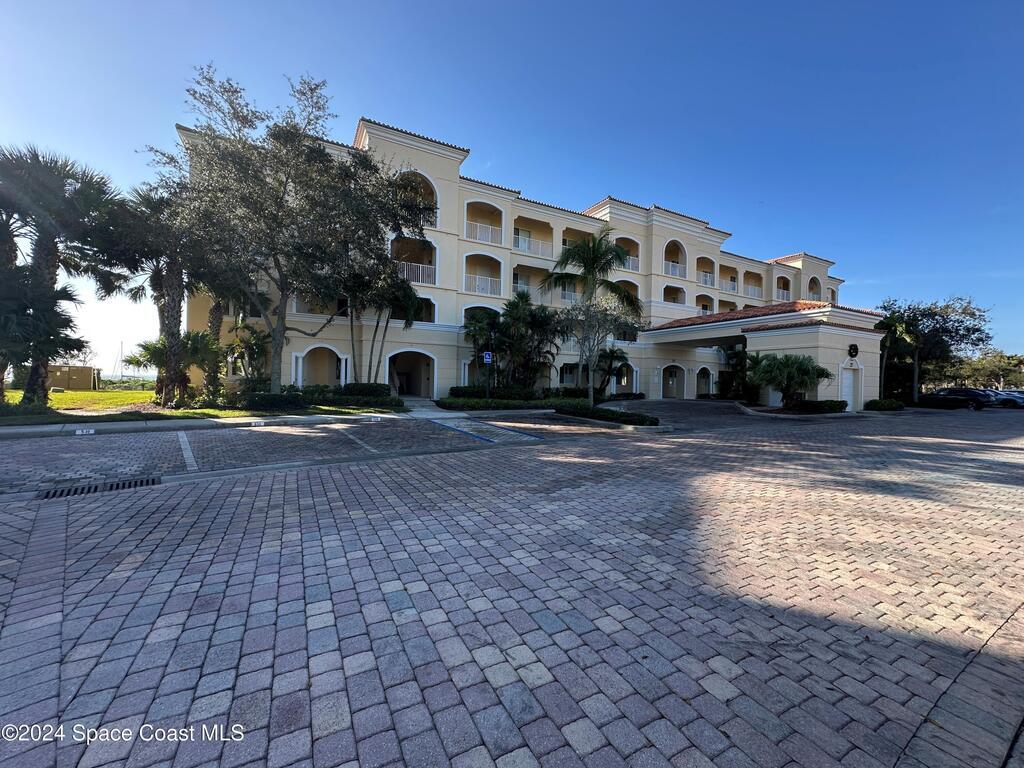 27 Harbour Isle Drive, Hutchinson Island, FL 34949