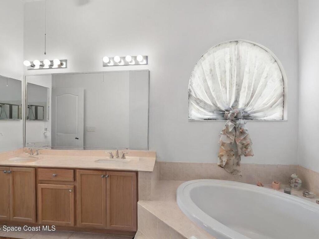 1916 Fabien Circle, Melbourne, FL 32940