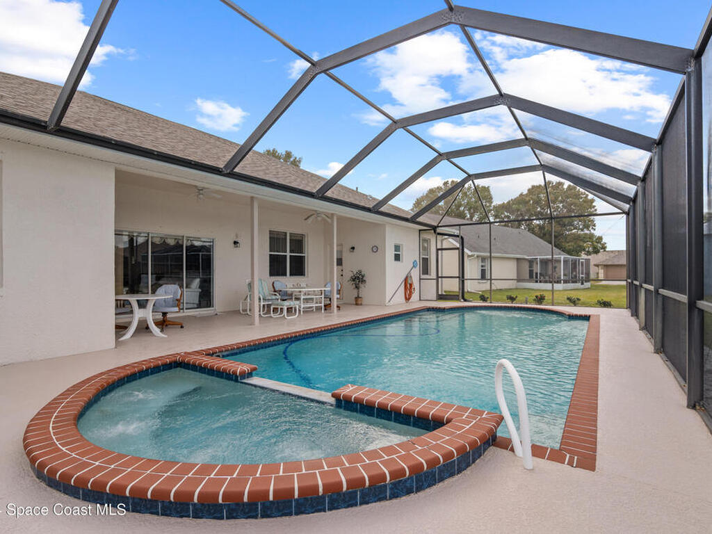 1916 Fabien Circle, Melbourne, FL 32940
