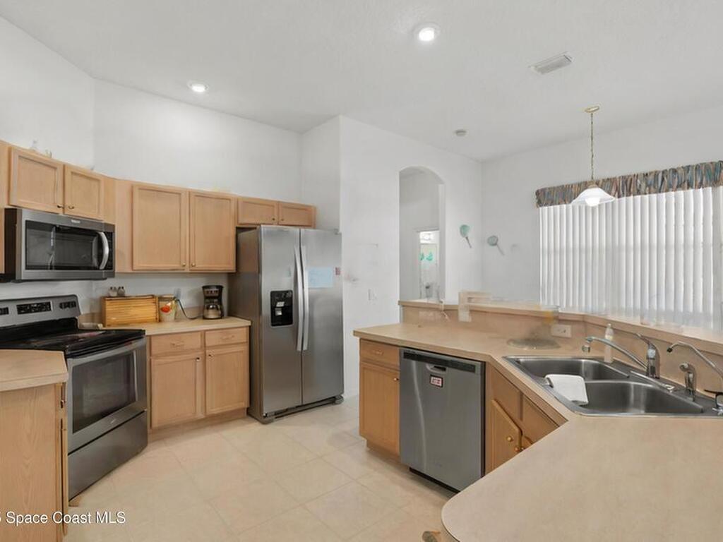 1916 Fabien Circle, Melbourne, FL 32940