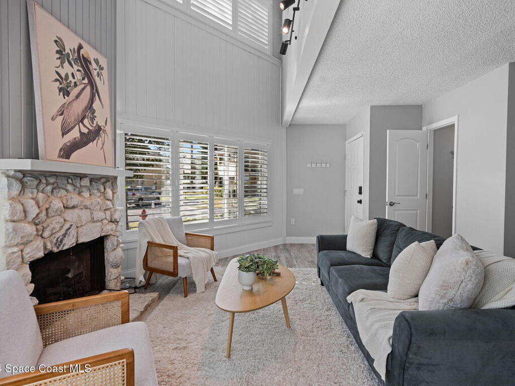 654 Cedar Side Circle, Palm Bay, FL 32905