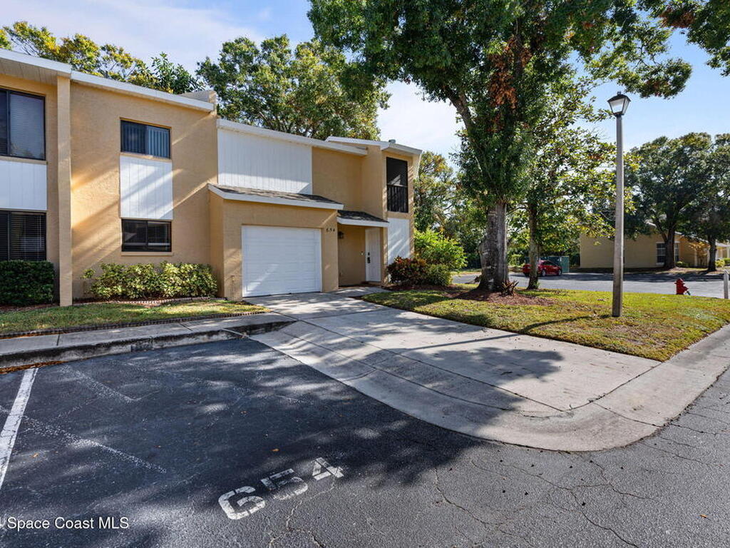 654 Cedar Side Circle, Palm Bay, FL 32905