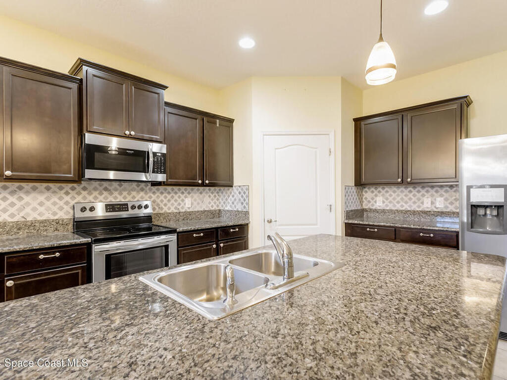 2342 Planter Ridge Court, Palm Bay, FL 32909