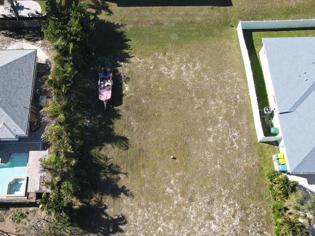 320 S Brevard Avenue, Cocoa Beach, FL 32931