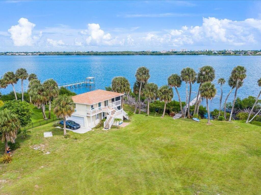 10060 S Tropical Trail, Merritt Island, FL 32952