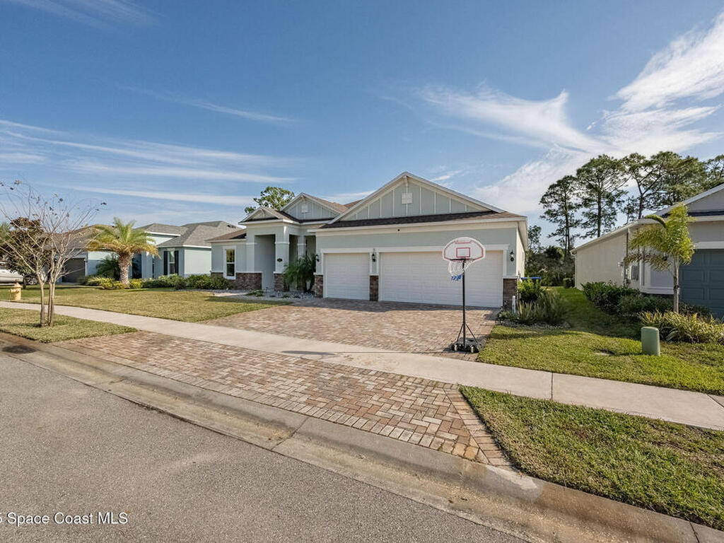 1984 Crossbill Drive, Titusville, FL 32796