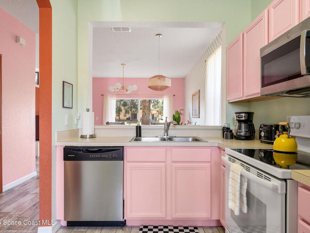 2735 Calabria Avenue, Davenport, FL 33897