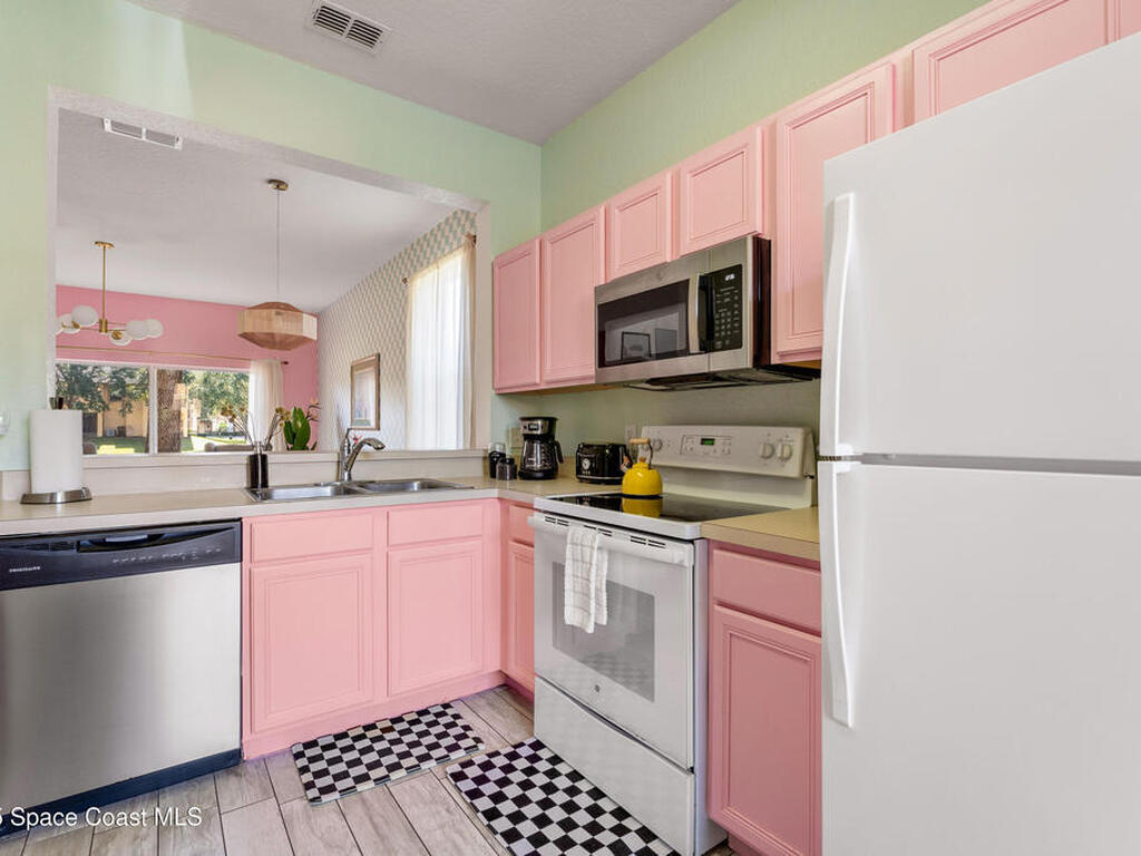 2735 Calabria Avenue, Davenport, FL 33897