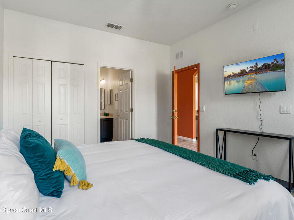 2735 Calabria Avenue, Davenport, FL 33897