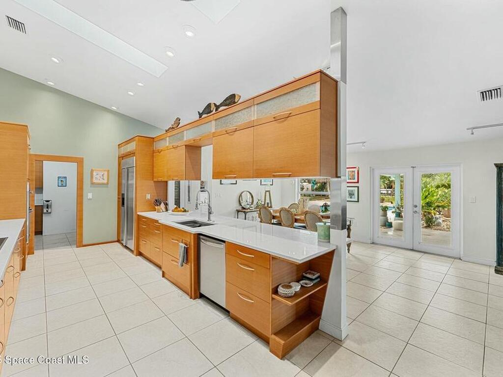 1539 Bayshore Drive, Cocoa Beach, FL 32931