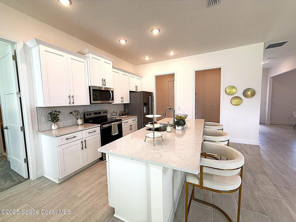 557 Castana Avenue, Palm Bay, FL 32909