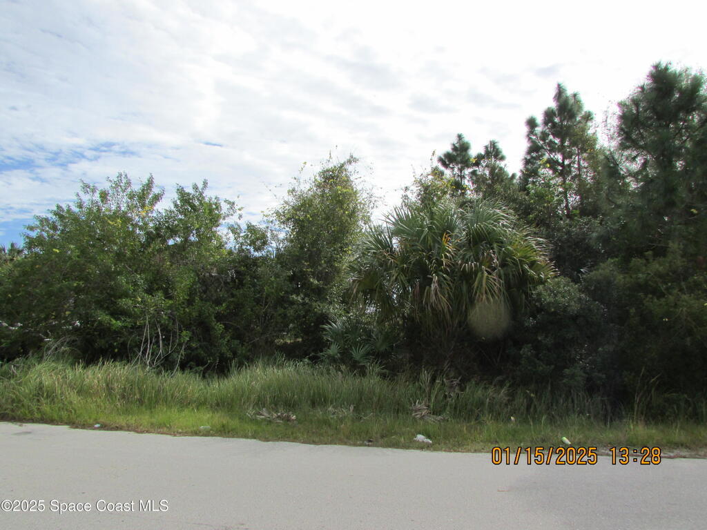 470 Oakmon Road, Palm Bay, FL 32908