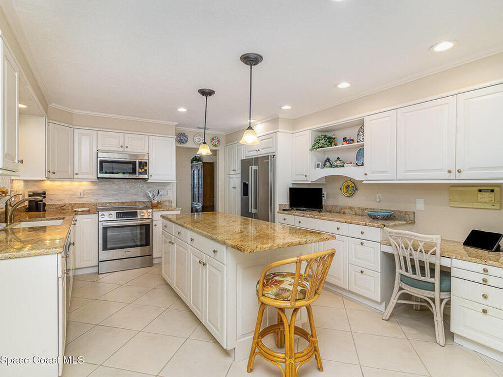 617 Sugarwood Way, Suntree, FL 32940