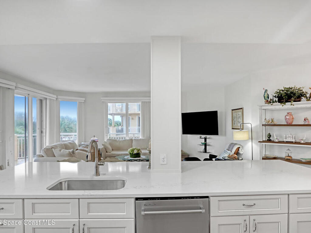 140 Warsteiner Way, Melbourne Beach, FL 32951