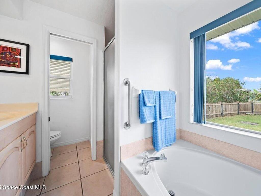 370 Lakeview Drive, Melbourne Beach, FL 32951