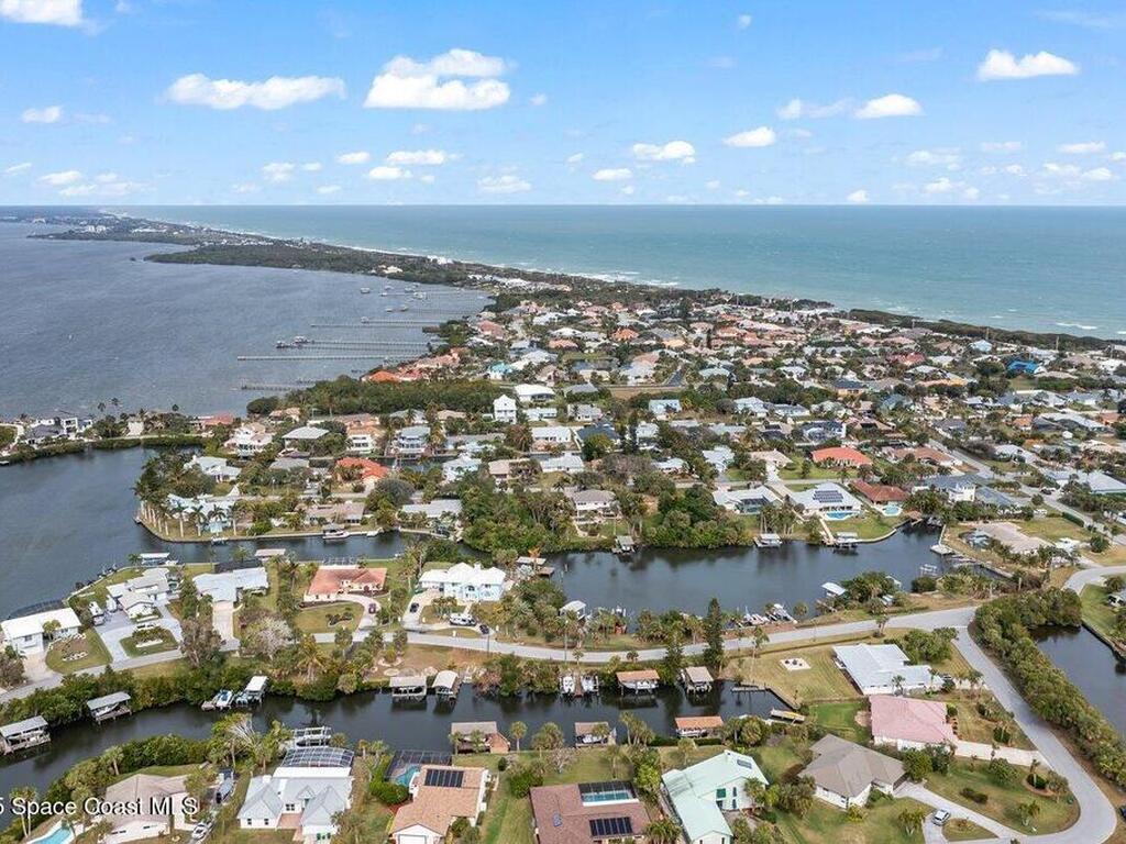 370 Lakeview Drive, Melbourne Beach, FL 32951