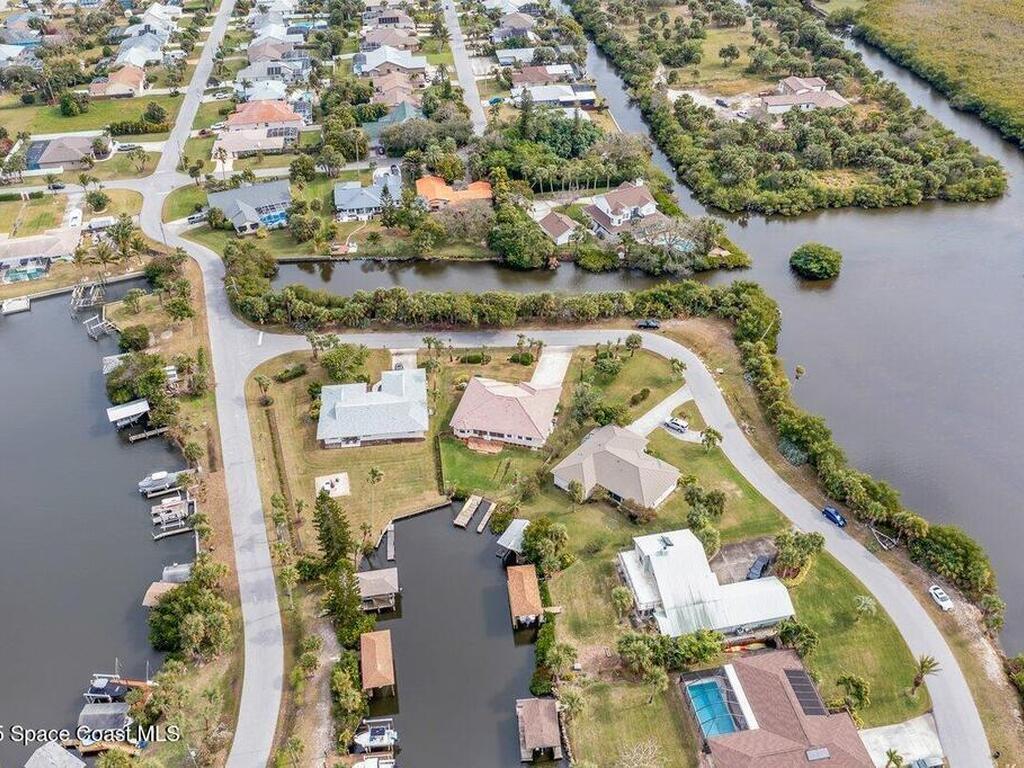 370 Lakeview Drive, Melbourne Beach, FL 32951