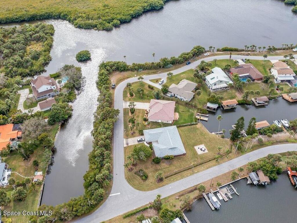 370 Lakeview Drive, Melbourne Beach, FL 32951