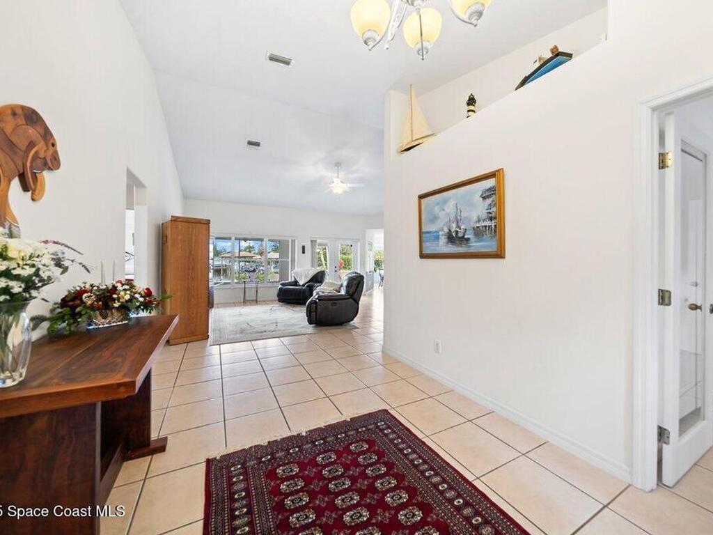 370 Lakeview Drive, Melbourne Beach, FL 32951