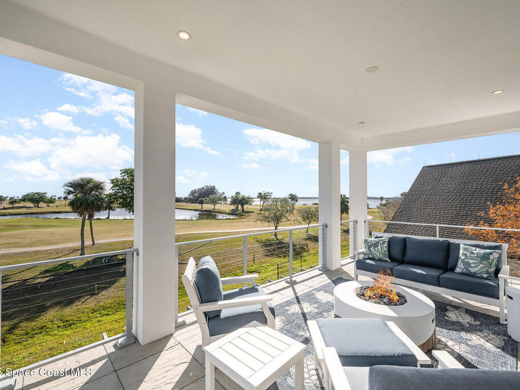 64 Country Club Road, Cocoa Beach, FL 32931