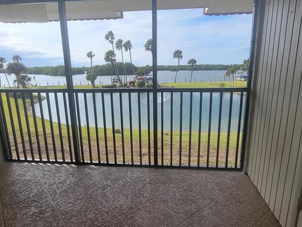 800 S Brevard Avenue, Cocoa Beach, FL 32931