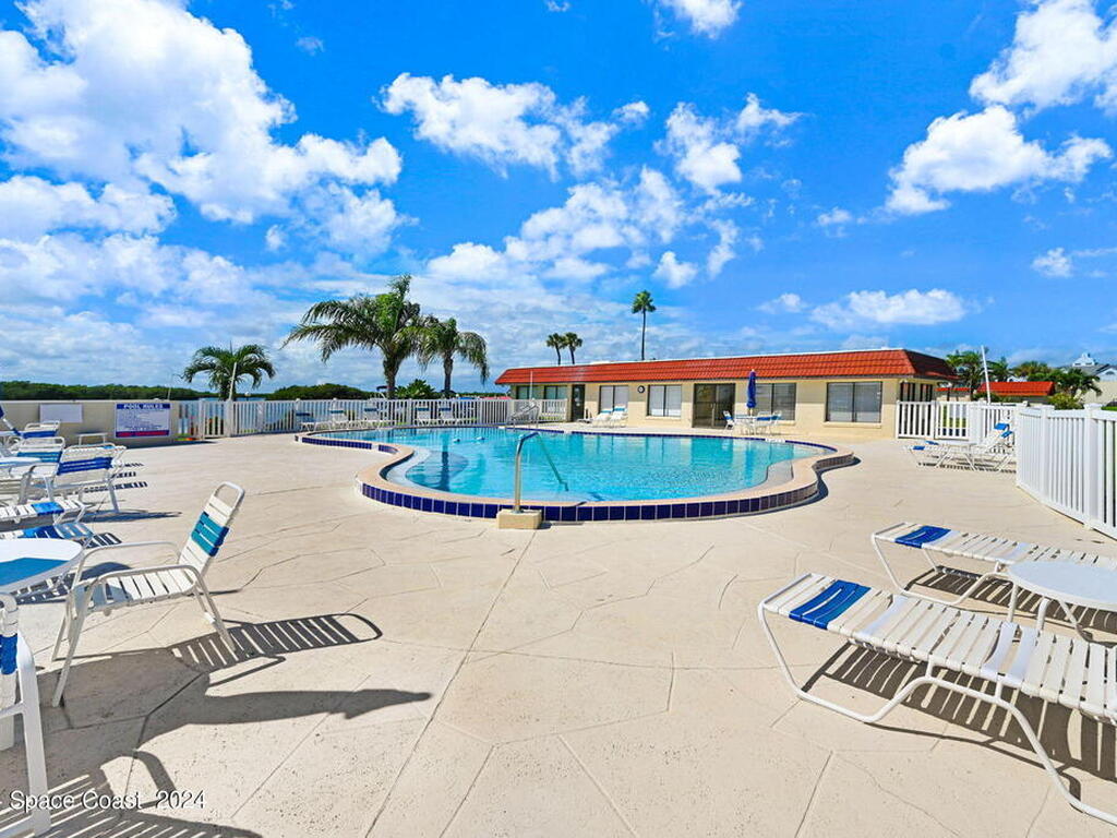 800 S Brevard Avenue, Cocoa Beach, FL 32931
