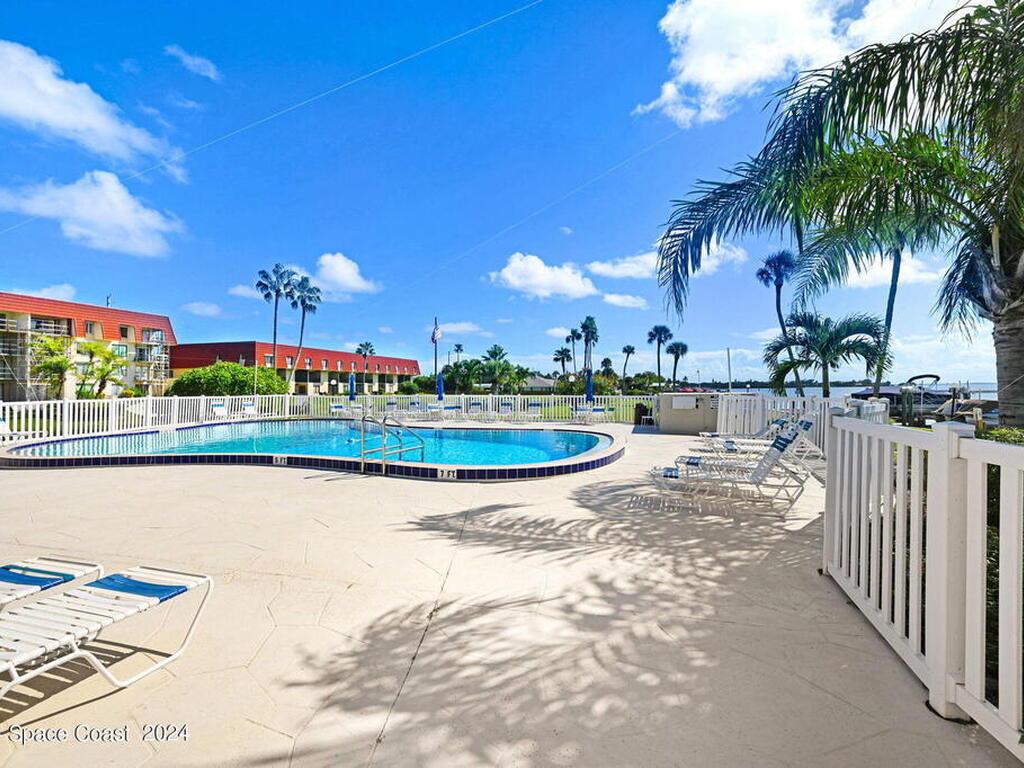 800 S Brevard Avenue, Cocoa Beach, FL 32931