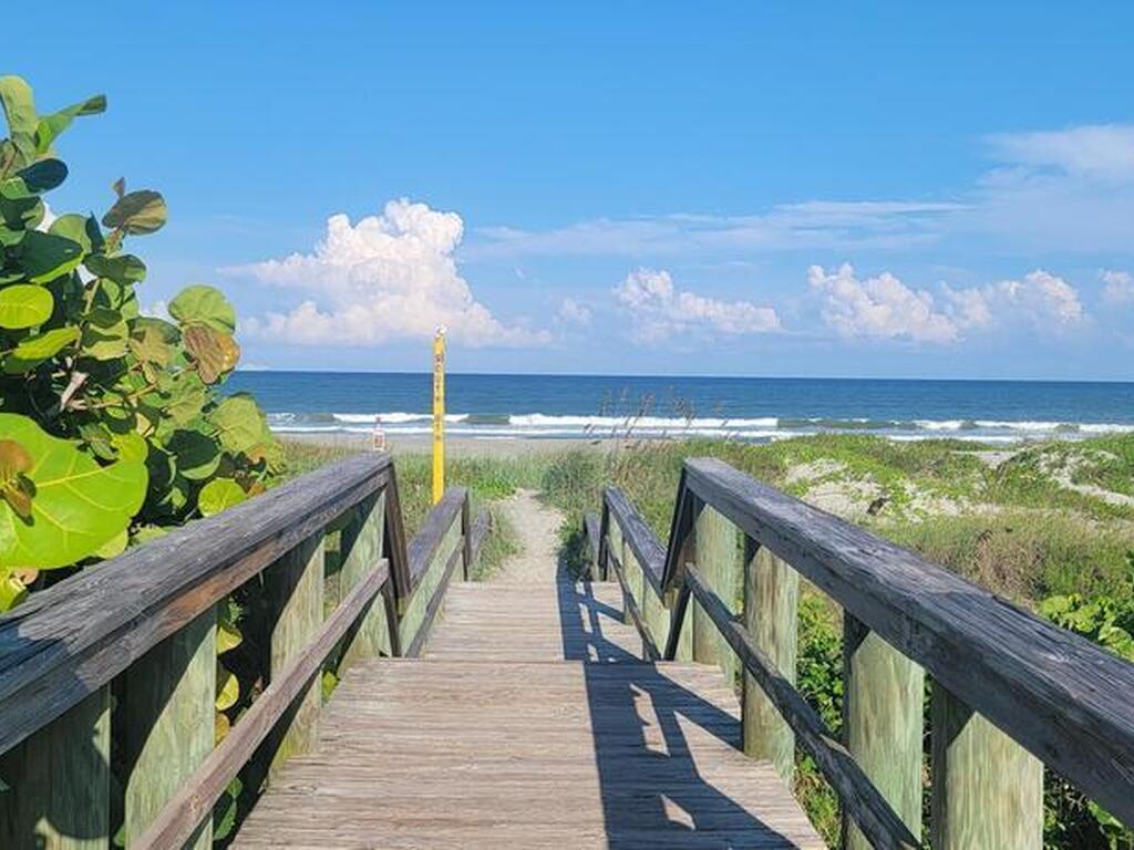800 S Brevard Avenue, Cocoa Beach, FL 32931