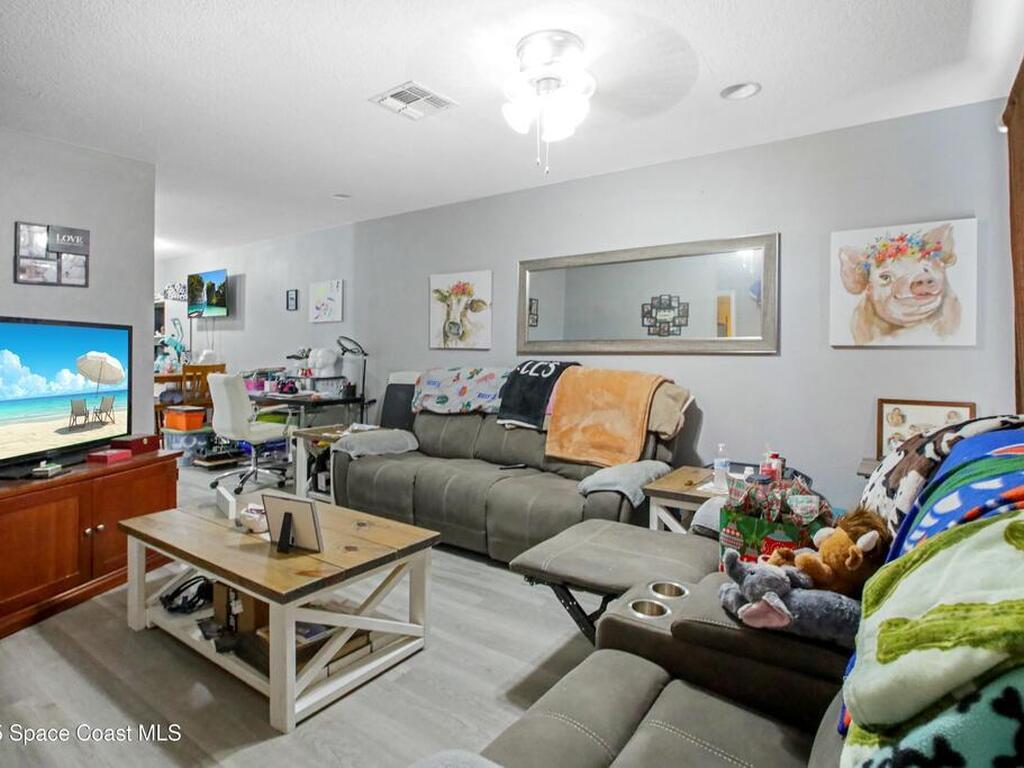 103 Flint Street, Sebastian, FL 32958